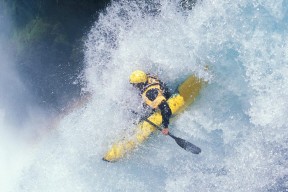 九游体育-森林狼更衣室暗流涌动，76人社区盾引关注，足总杯赛前走向成谜